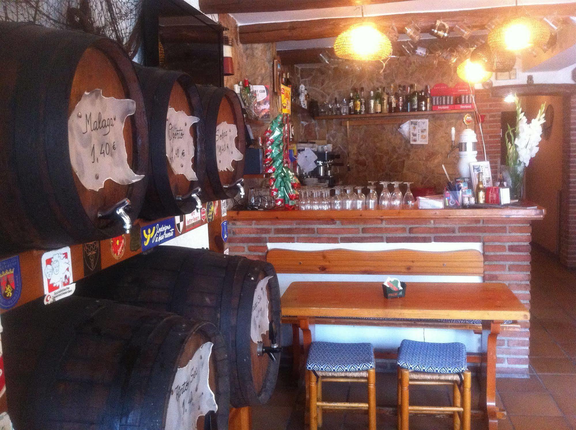 Hostal Ribas Lloret de Mar Exterior foto